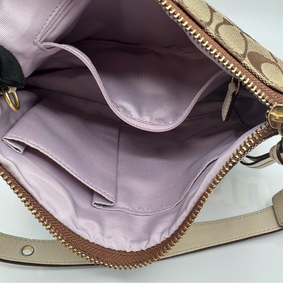 Coach Hampton Signature Pleated Shoulder Bag | Excellent Used Condition - Picture 8 of 12